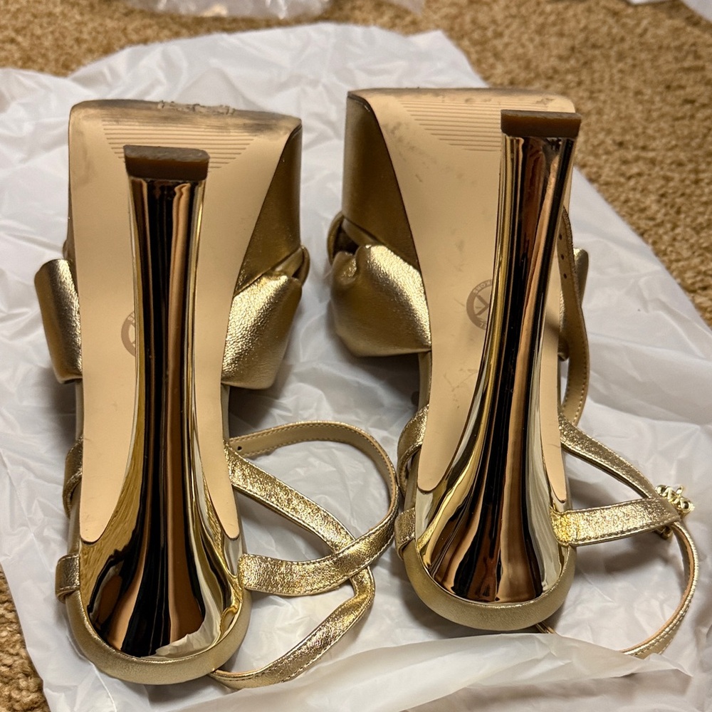 Michael Kors Gold Women's Sandals sz 7 - Picture 6 of 10